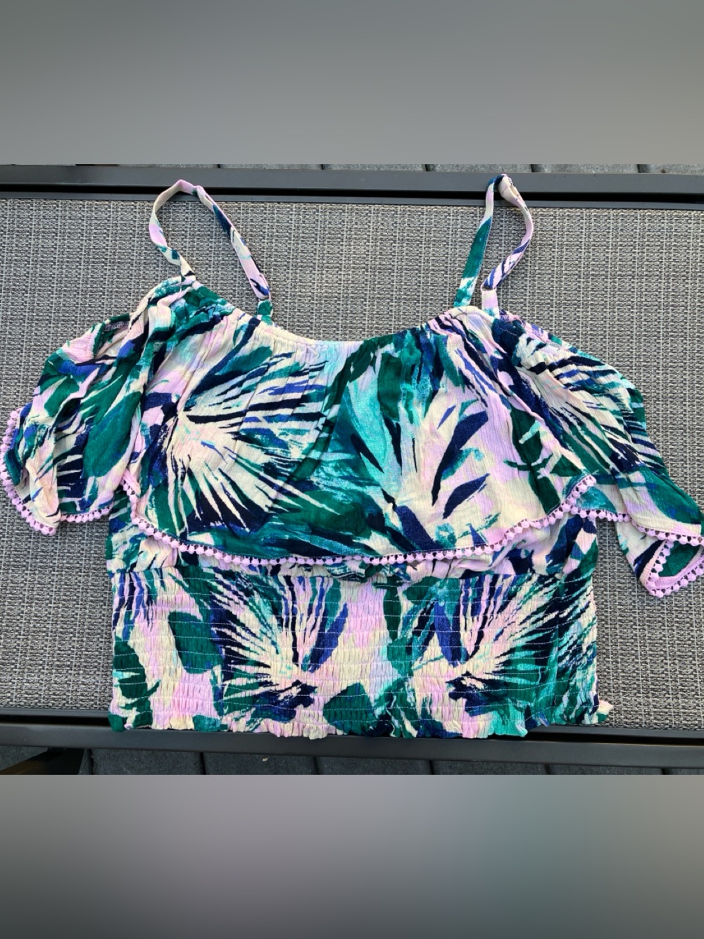 Torrid Size 1 (14-16) Cold Shoulder Crinkle Gauze Ruffle Floral Crop Top